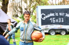 Gargarine is not dead  2 * 6000 x 4000 * (8.97MB)